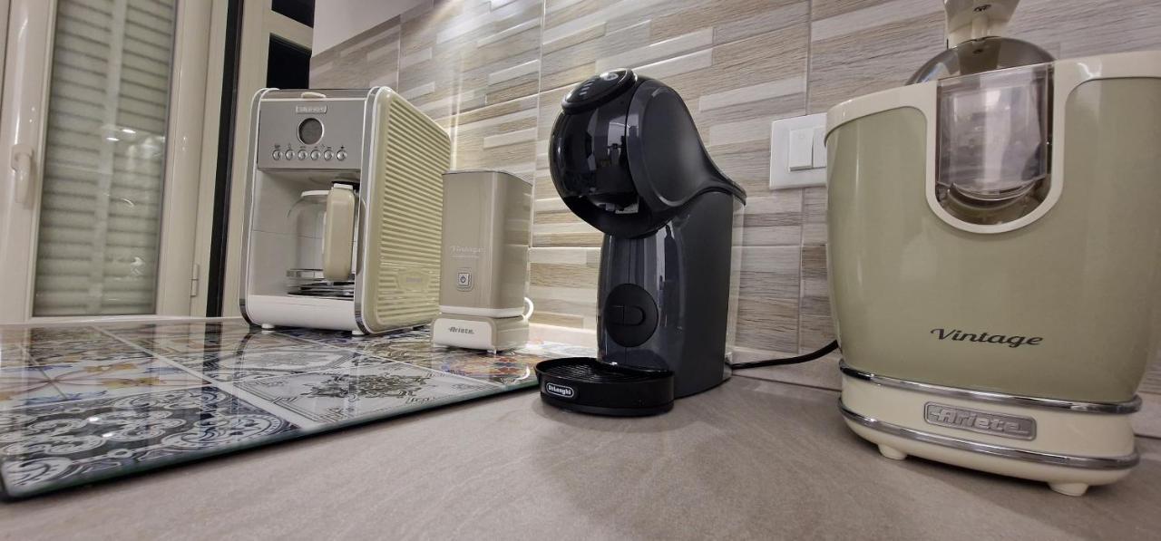 Appartamento B&B La Dimora Di Parthenope Napoli Bagian luar foto