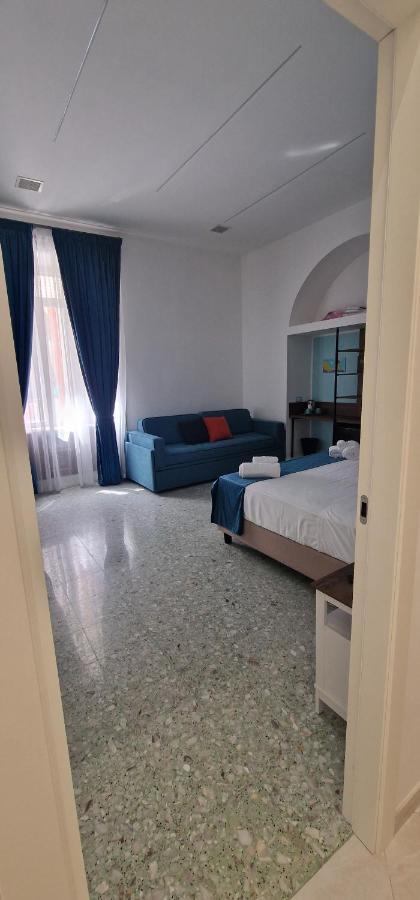 Appartamento B&B La Dimora Di Parthenope Napoli Bagian luar foto