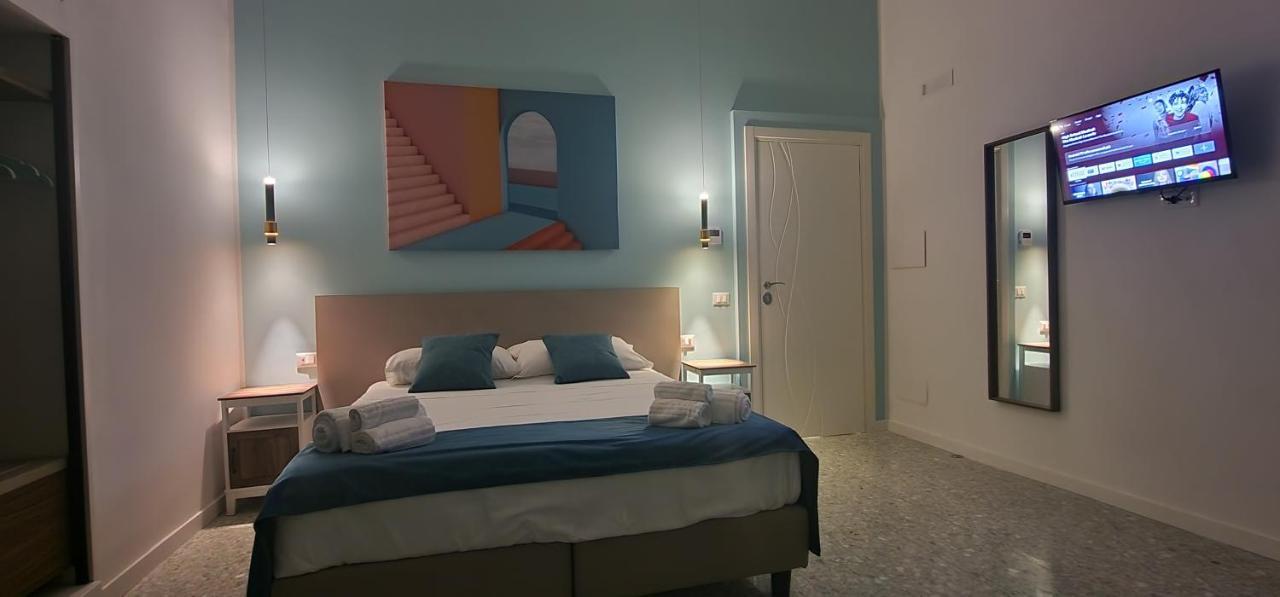 Appartamento B&B La Dimora Di Parthenope Napoli Bagian luar foto