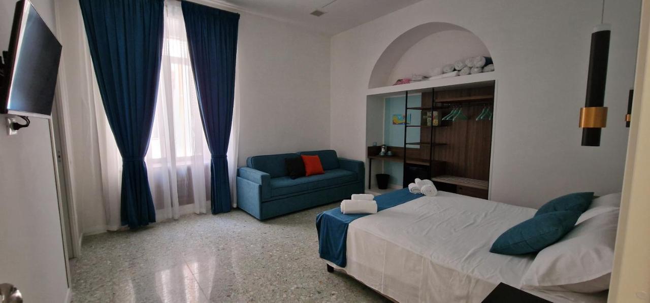 Appartamento B&B La Dimora Di Parthenope Napoli Bagian luar foto
