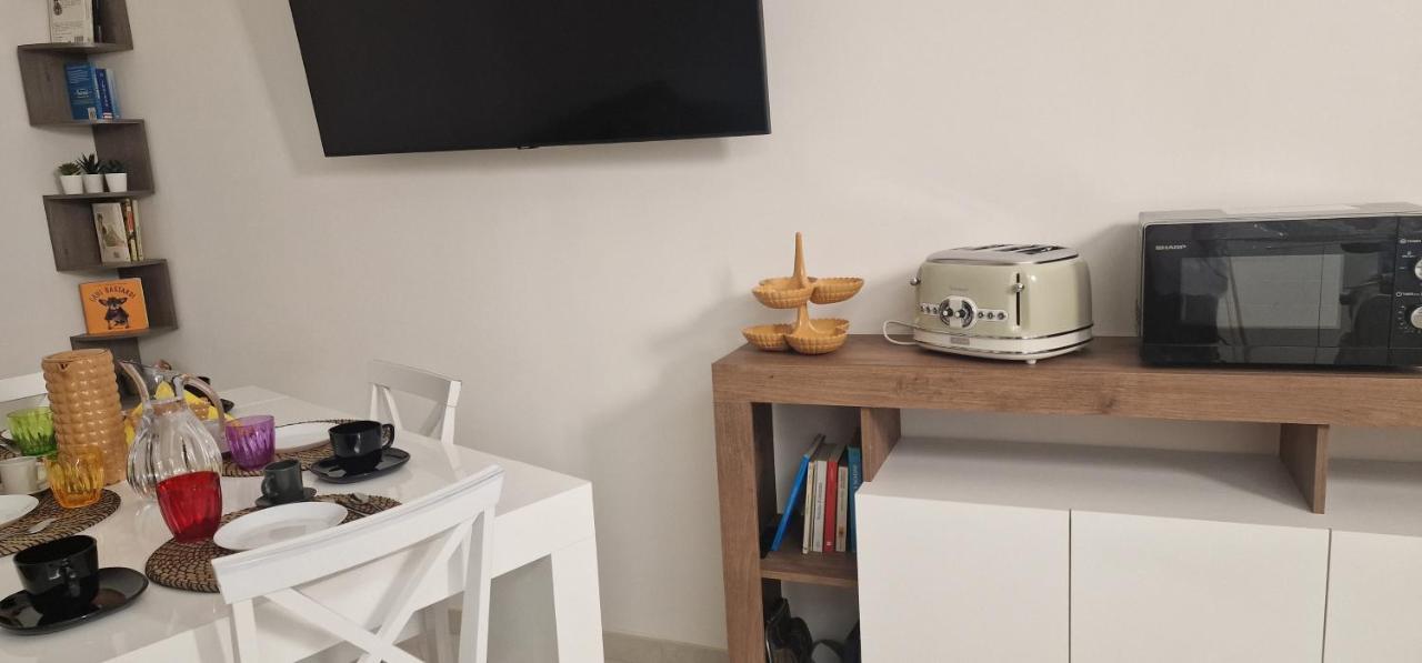 Appartamento B&B La Dimora Di Parthenope Napoli Bagian luar foto