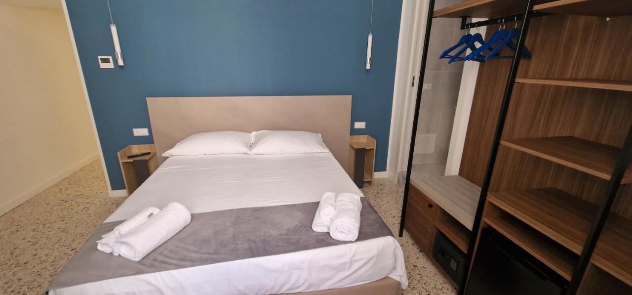 Appartamento B&B La Dimora Di Parthenope Napoli Bagian luar foto