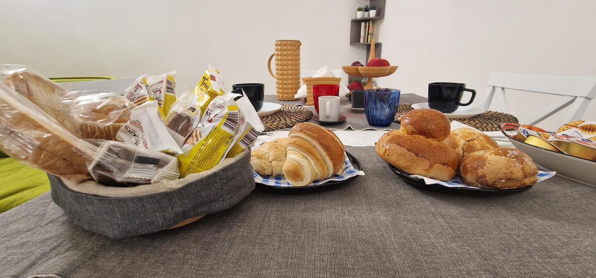 Appartamento B&B La Dimora Di Parthenope Napoli Bagian luar foto