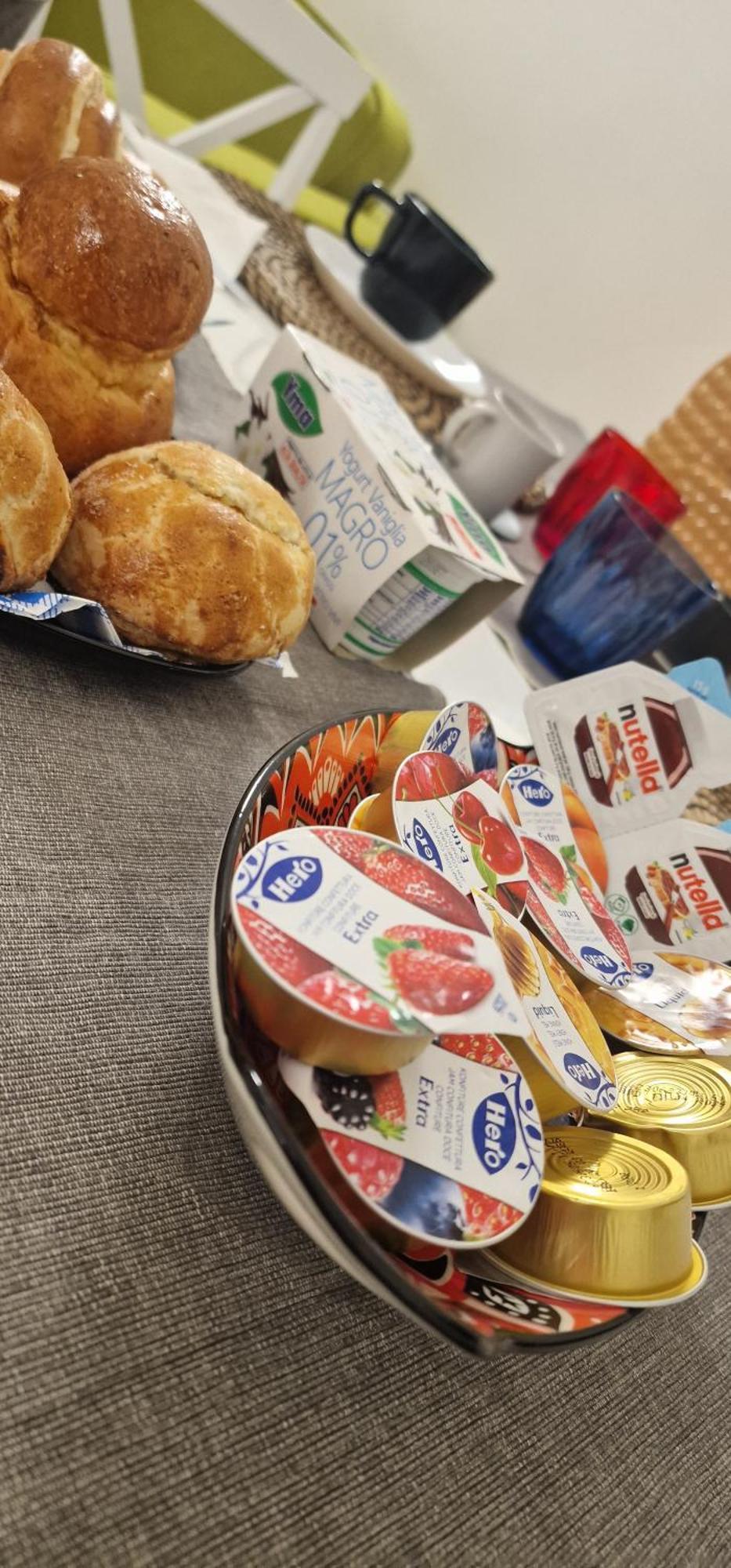 Appartamento B&B La Dimora Di Parthenope Napoli Bagian luar foto