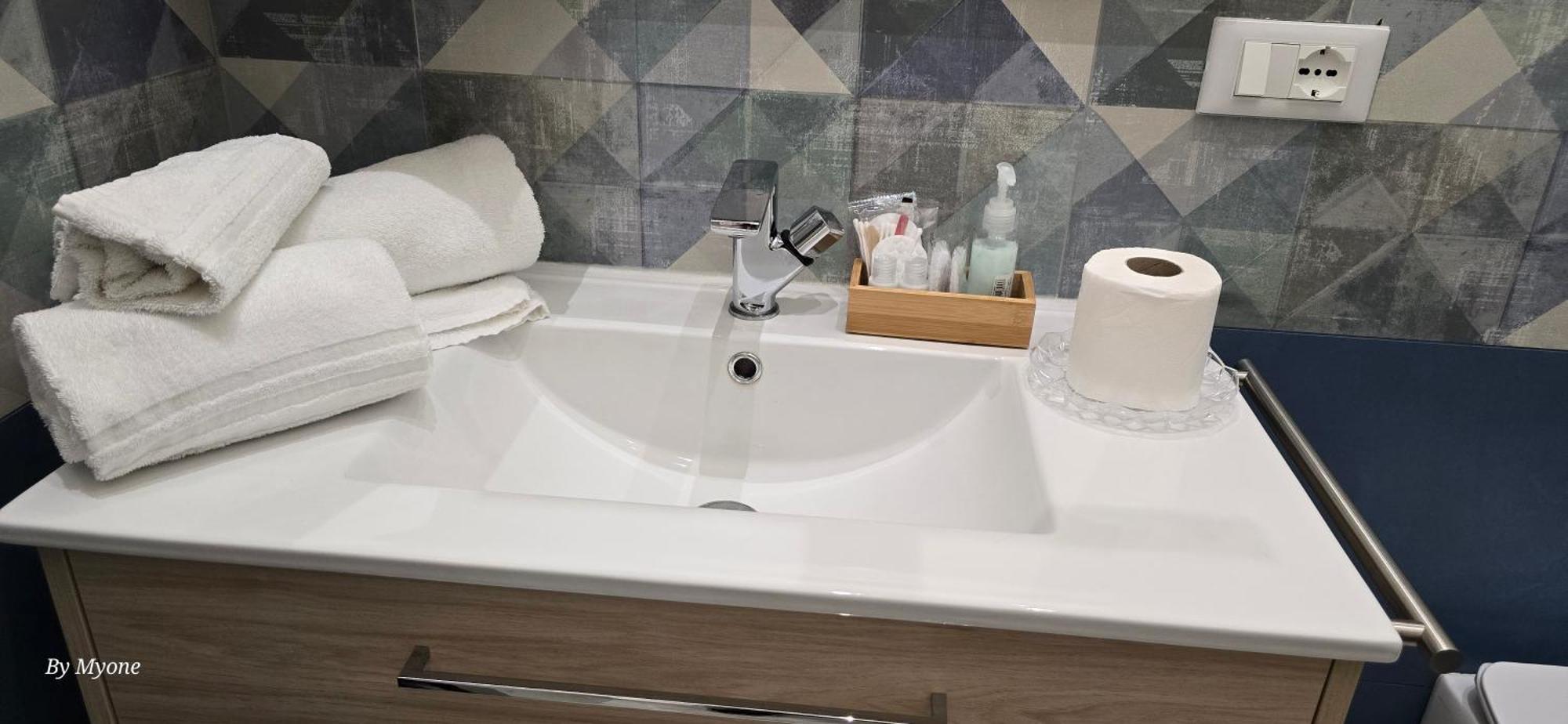 Appartamento B&B La Dimora Di Parthenope Napoli Bagian luar foto